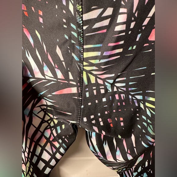 NOLA 3/4 Length Athletic Leggings - Picture 5 of 11